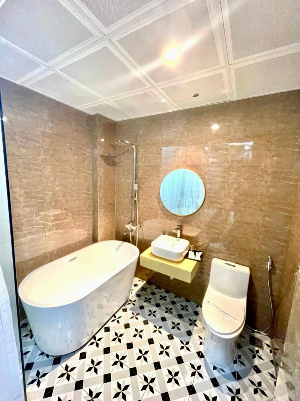 Grand Ha Noi Hotel Hanoï Extérieur photo